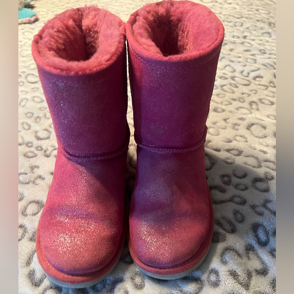 Girls Uggs size 3